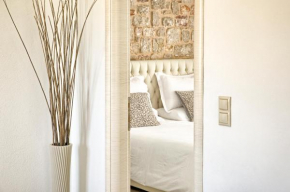 G&K Stones Suites